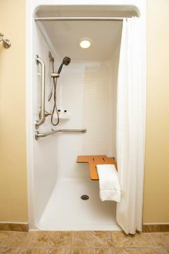 The Rockwell Lake Lodge, A Cobblestone Hotel