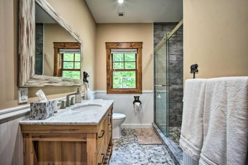 Elegant Mtn Chalet With Deck 1 Mi To Mt Snow!