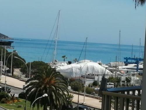 Apartamento Joli Studio Bord de Mer, Clim, Balcon, Parking Priv�