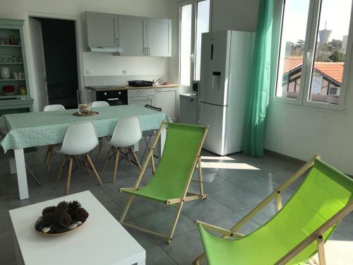 Apartamento Grand Appt T4 � 300m de L?oc�an