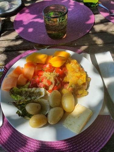 Bed & Breakfast Chez Alice,simplicit� Et Petite Piscine