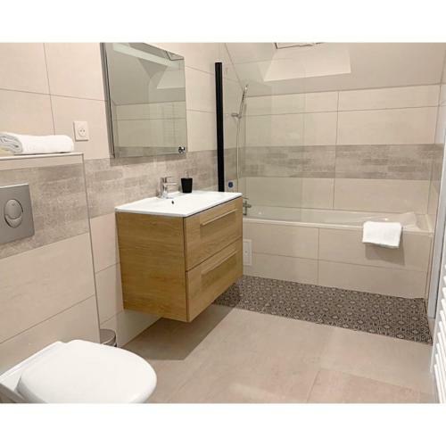 Apartamento Duplex, Parking Gratuit Priv�, 5min Centre Auxerre