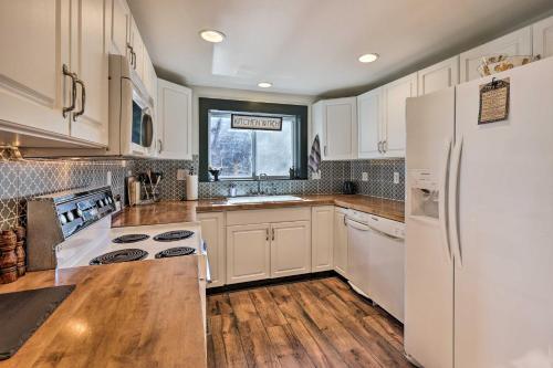 Pet-friendly Fries Home Less Than 6 Mi To New River!