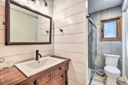 Quiet Max Meadows Cabin, 12 Acres Of Property
