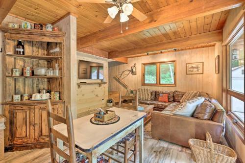 Quiet Max Meadows Cabin, 12 Acres Of Property