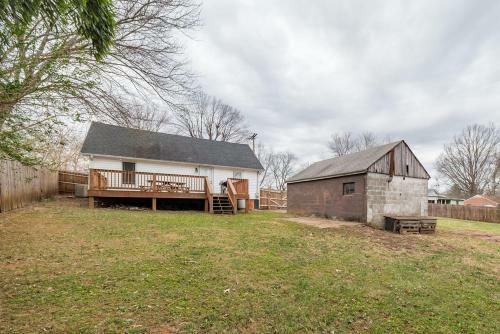 Page's Farmhouse- Walking Distance To Downtown