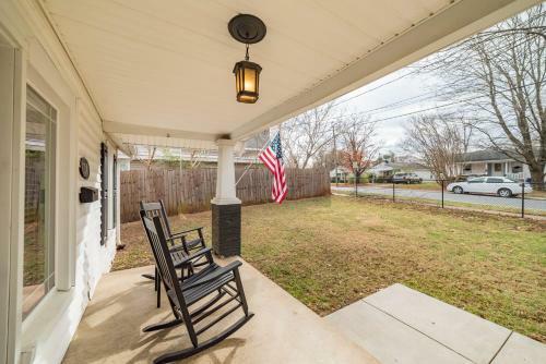 Page's Farmhouse- Walking Distance To Downtown