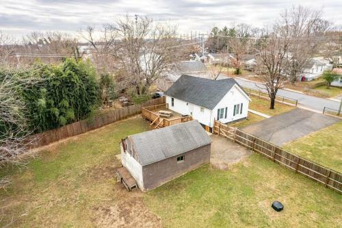 Page's Farmhouse- Walking Distance To Downtown