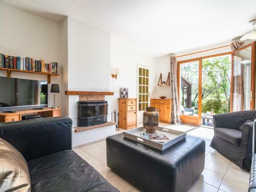 Majestic Villa In Montbrun With Private Heated Pool