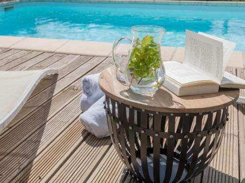 Majestic Villa In Montbrun With Private Heated Pool