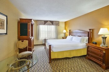 Holiday Inn Express Hotel & Suites - Belleville Area