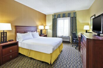 Holiday Inn Express Hotel & Suites - Belleville Area