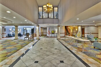 Holiday Inn Express Hotel & Suites - Belleville Area