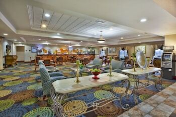 Holiday Inn Express Hotel & Suites - Belleville Area