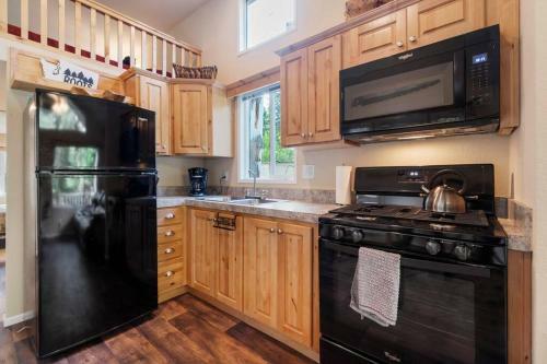 New Tiny Home Steps Away From Mt. Rainier