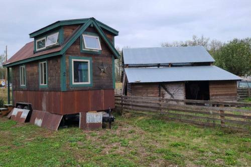The Green Tiny Home On The Farm, Buckley, Wa