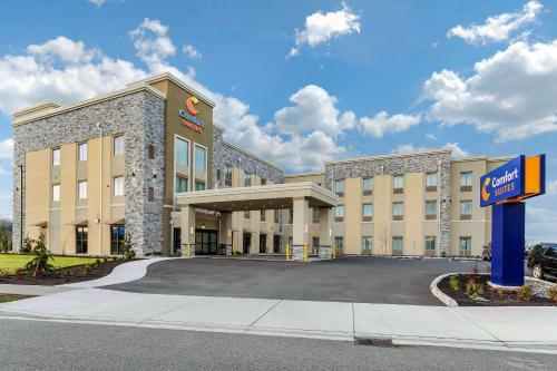 Hotel Comfort Suites Burlington Near I-5