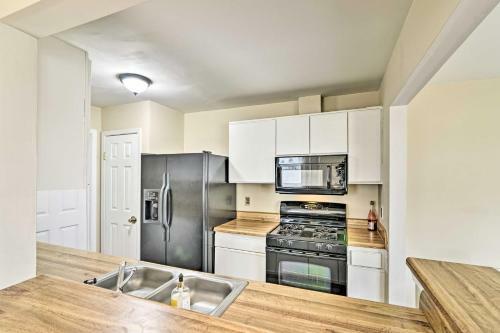 Cozy Virginia Beach Townhome About 6 Mi To Beach!