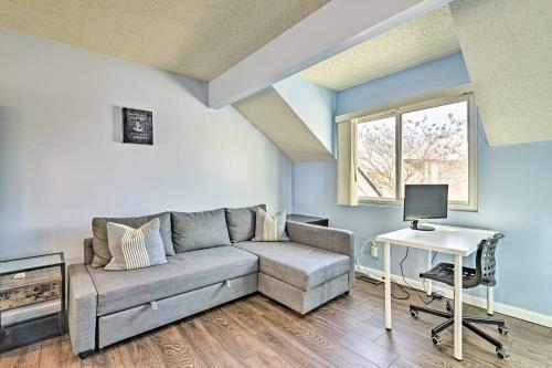 Cozy Virginia Beach Townhome About 6 Mi To Beach!