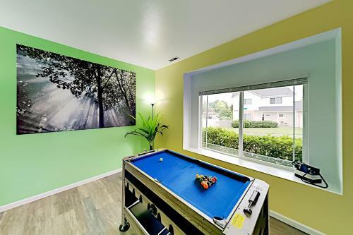 Twin Creeks