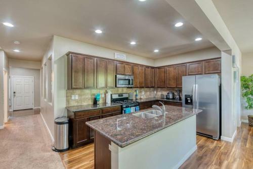 Quieter Villa: Neighborhood, Closer To Boeing