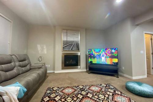Quieter Villa: Neighborhood, Closer To Boeing