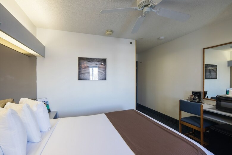 Hotel Mt. Pleasant Inn & Suites
