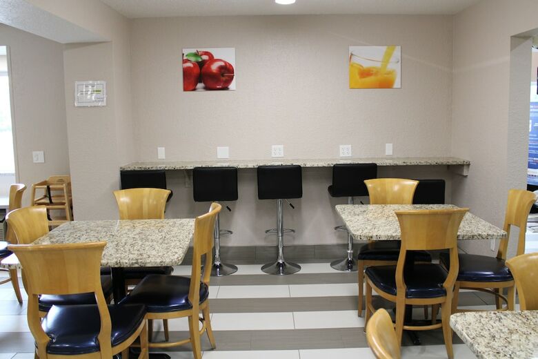 Hotel Mt. Pleasant Inn & Suites