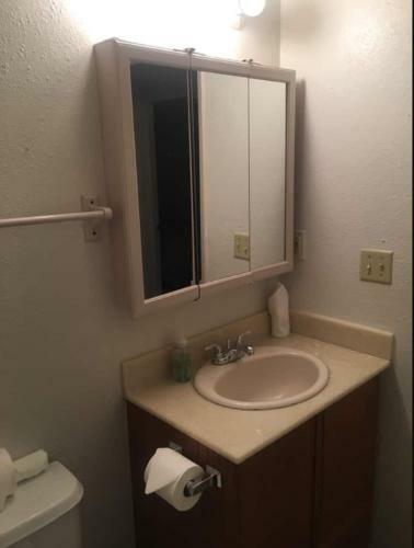 Contemporary, Marine 2bd/1ba Apartment C In Kent