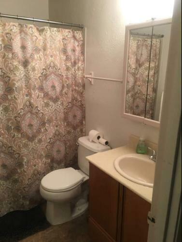 Contemporary, Marine 2bd/1ba Apartment C In Kent