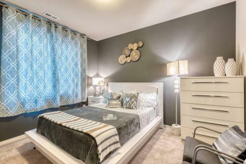 Serenity Villa: Theater Like @ Home! Great Schools