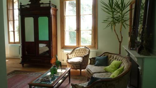 Hostal Chateau La Bouriette