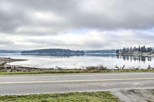 Updated Vashon Island Cabin With Puget Sound Views!