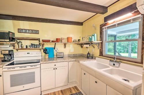 Rustic Hideaway With Fire Pit Less Than 1 Mi To River!