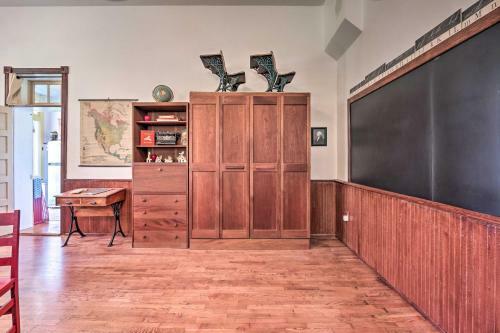 Renovated Wv Schoolhouse History Buffs Heaven!