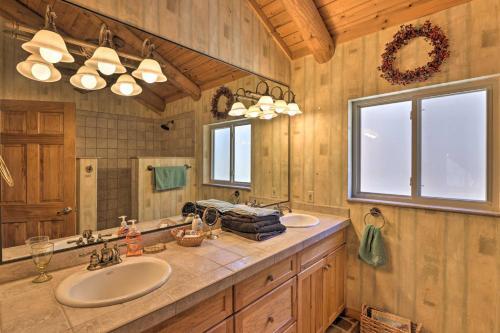 Serenity On The River Luxe Lewisburg Cabin!