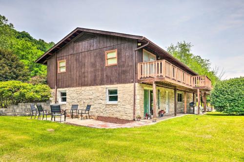 Comy Richwood Retreat By Skiing, Biking, Climbing!