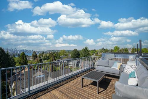Rooftop Patio With Waterview, Private Garden & Grill 3br 3ba