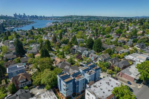 Rooftop Patio With Waterview, Private Garden & Grill 3br 3ba