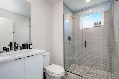 Rooftop Patio With Waterview, Private Garden & Grill 3br 3ba
