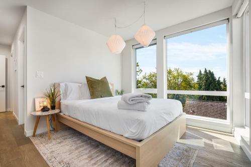 Rooftop Patio With Waterview, Private Garden & Grill 3br 3ba
