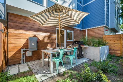 Rooftop Patio With Waterview, Private Garden & Grill 3br 3ba