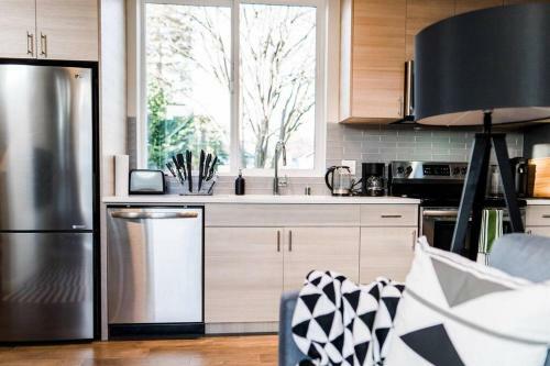 Emerald City Retreat By Homeslice Stays