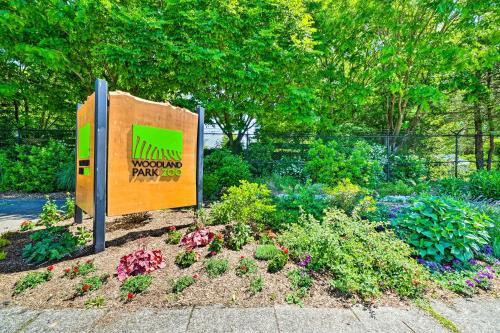 Modern Seattle Townhome With Rooftop Deck!