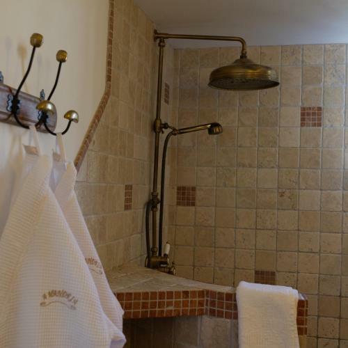 Bed & Breakfast Chambres D'h�tes Et Studios de Charme - A Mandria
