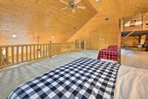 Hillside Hideaway With Hot Tub And Heated Patio!