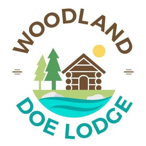Woodland Doe Lodge - Lakefront Log Cabin