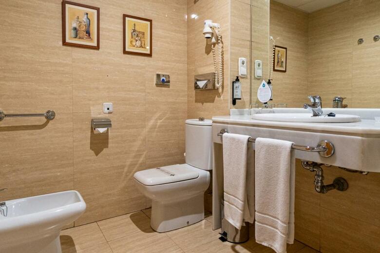 Avenida Hotel Almer�a