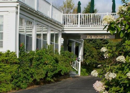 Bed & Breakfast Youngtown Inn