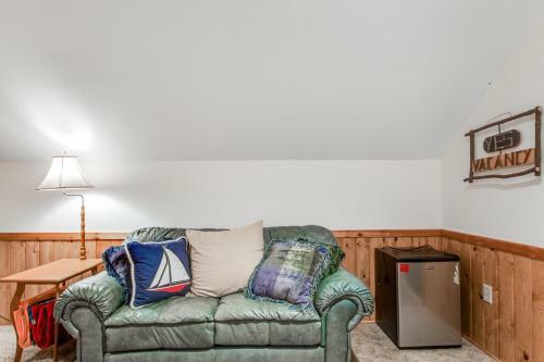 Cranberry Cove Lodge